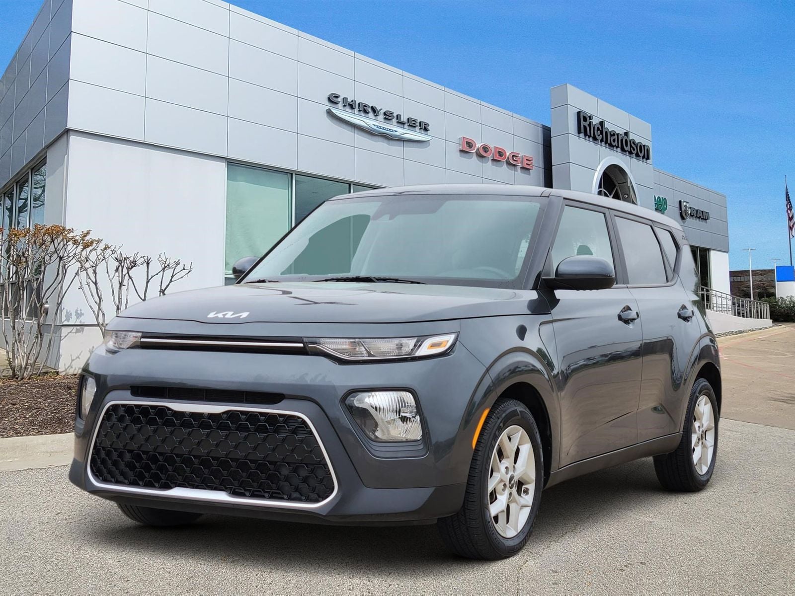 Used 2022 Gravity Gray Kia LX image 2