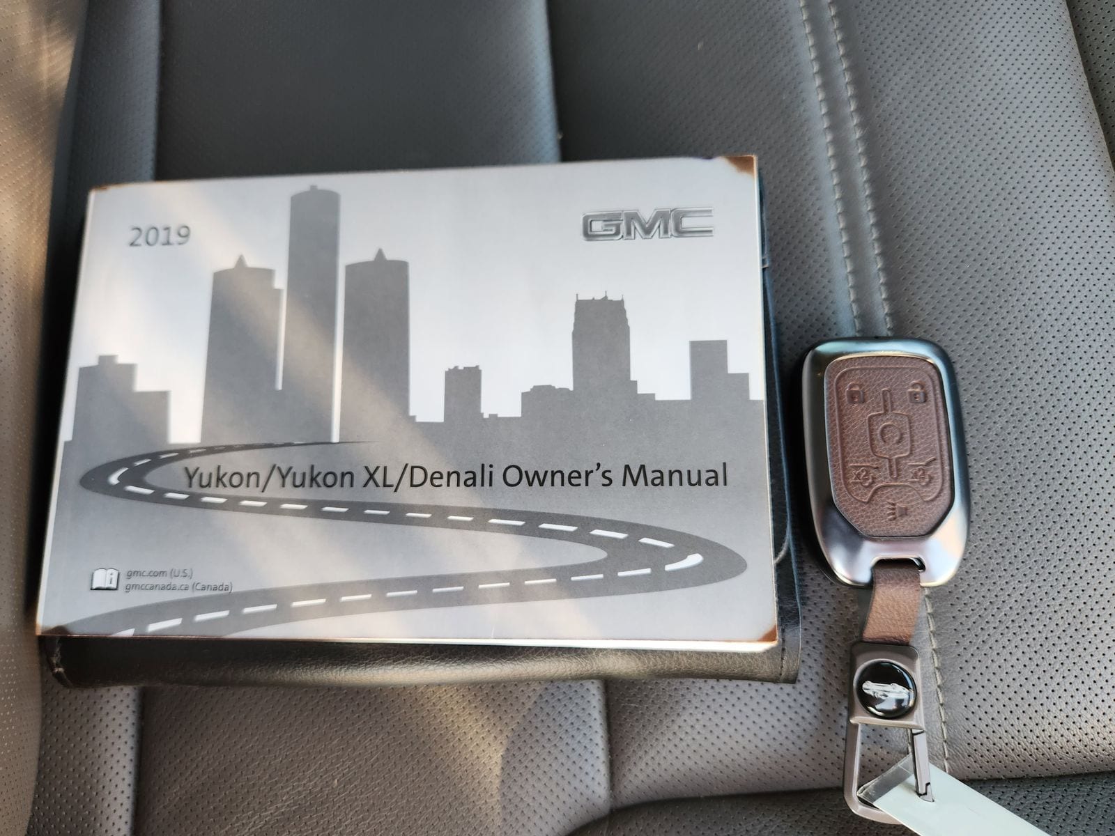 Used 2019 White Frost Tricoat GMC Denali image 46