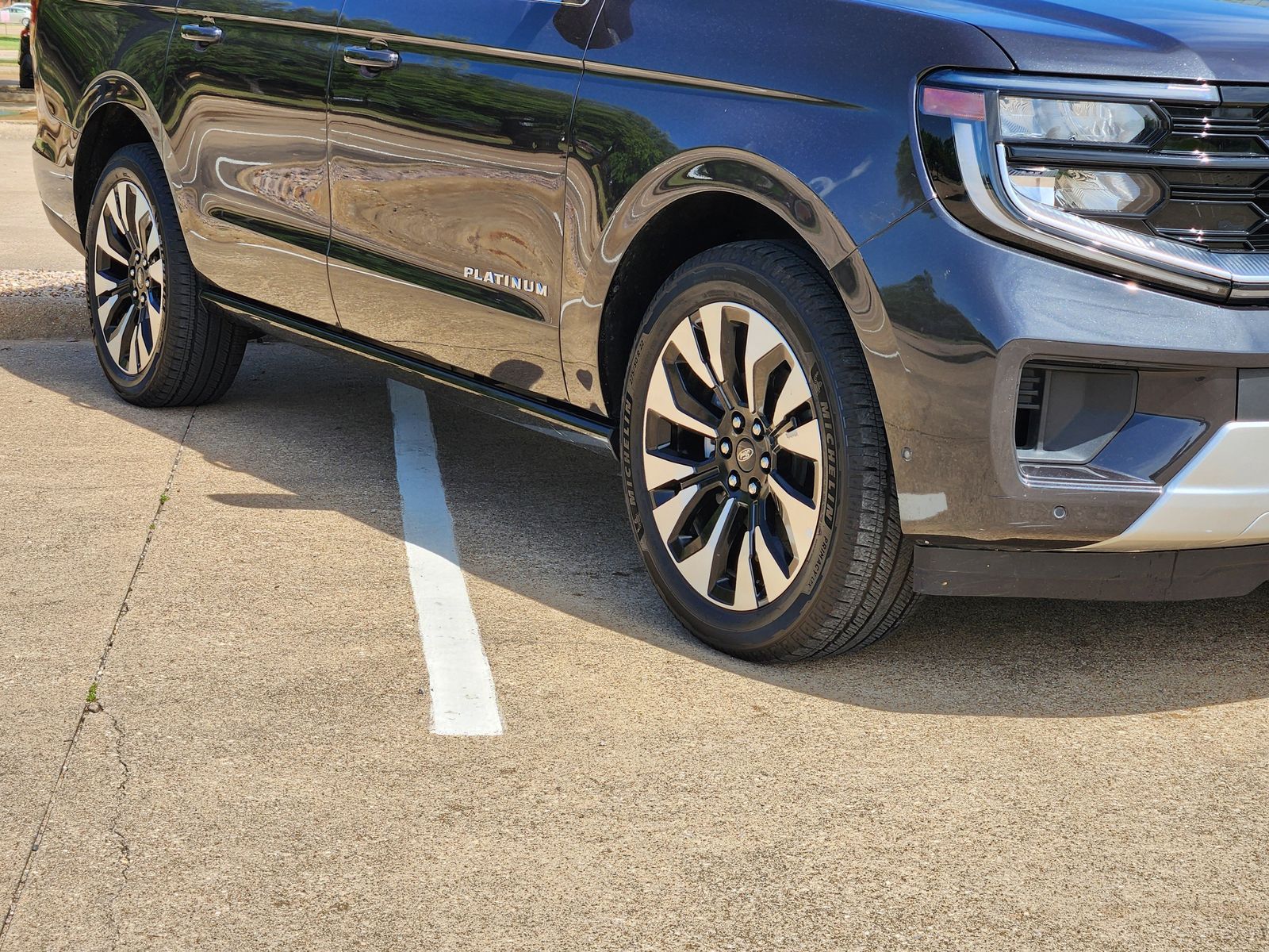 Used 2025 Gray Metallic Ford Platinum image 11