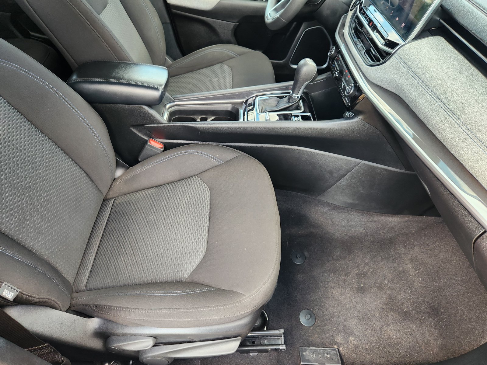 Used 2024 Silver Zynith Jeep Sport image 21