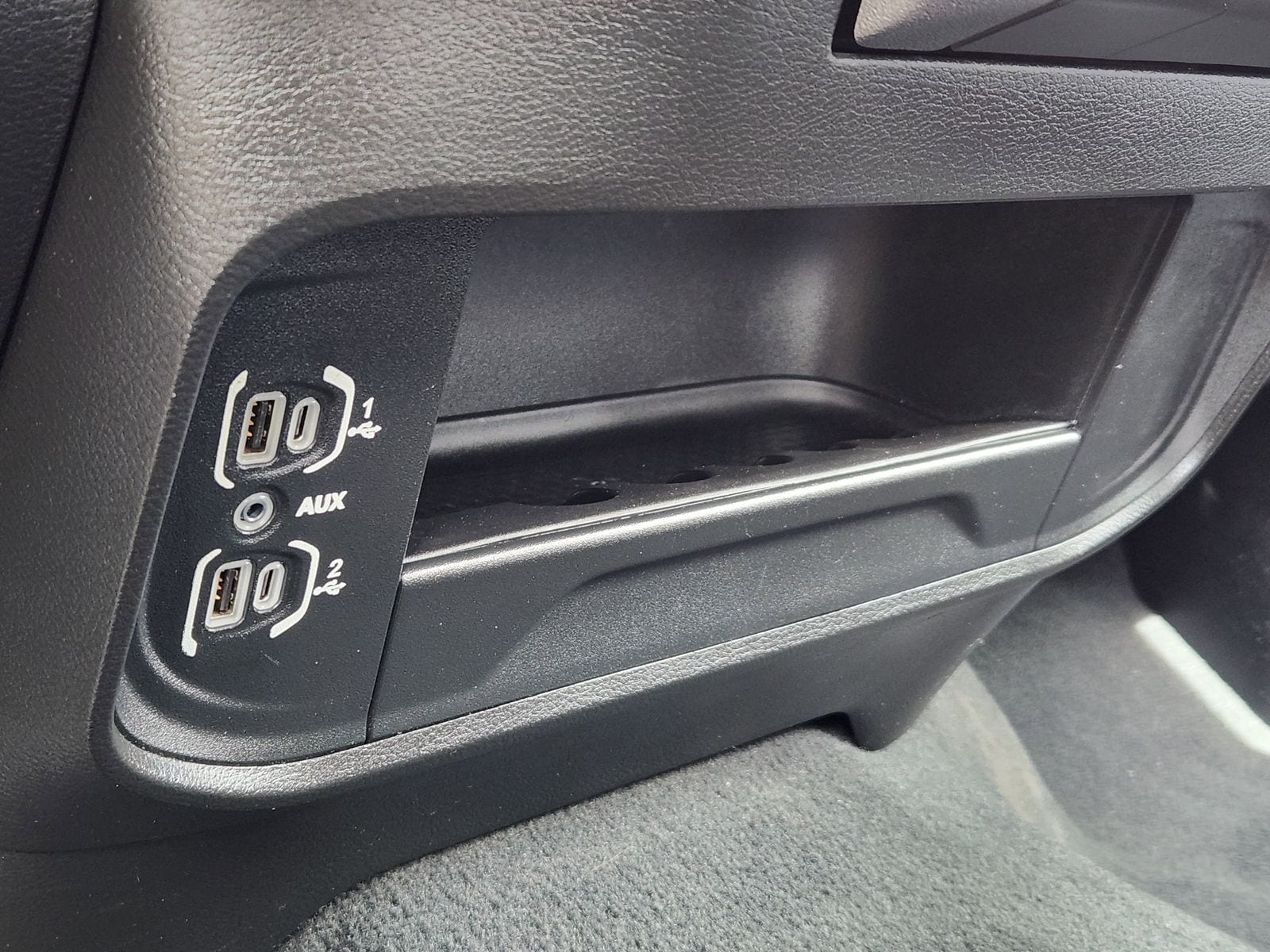 Used 2023 Bright White Ram Big Horn image 32