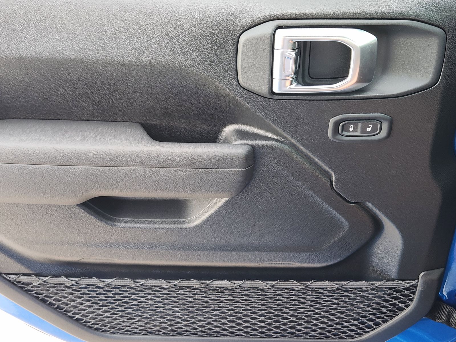 New 2026 Hydro Blue Pearlcoat Jeep 2-DOOR SPORT image 31