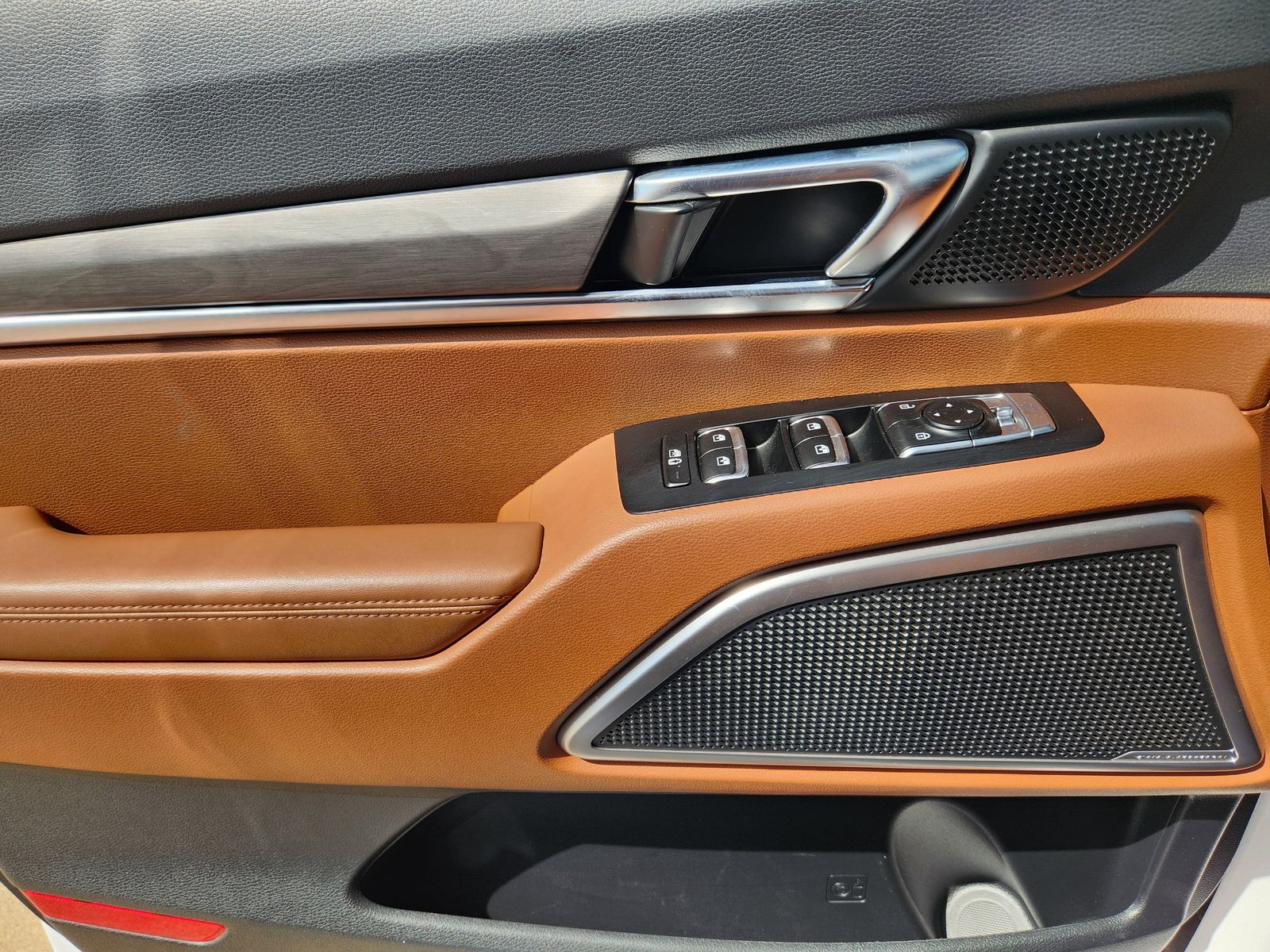 Used 2025 Glacial White Pearl Kia EX image 33