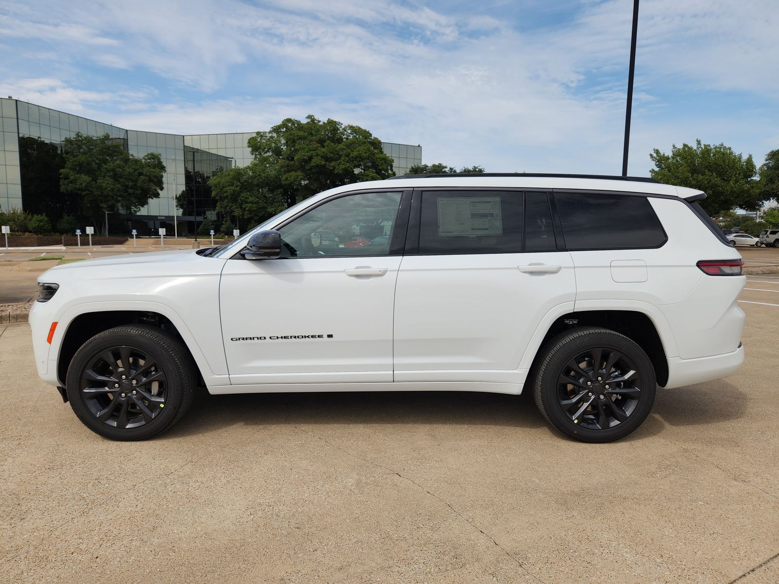 New 2026 Bright White Jeep L LIMITED RESERVE 4X4 image 3
