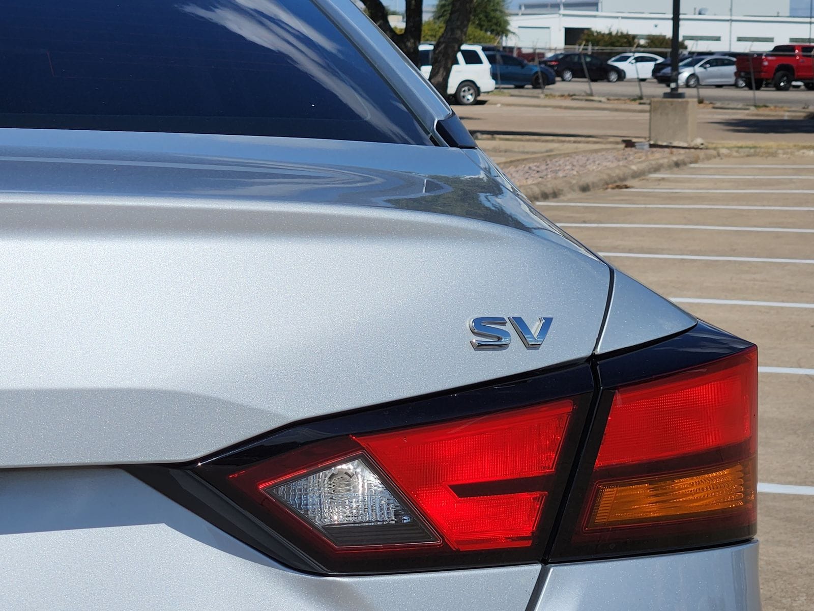 Used 2022 Brilliant Silver Nissan 2.5 SV image 15