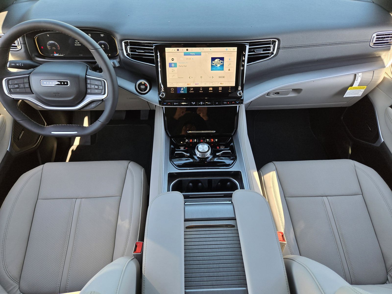 New 2025 Diamond Black Crystal Pearlcoat Jeep L LIMITED 4X4 image 28