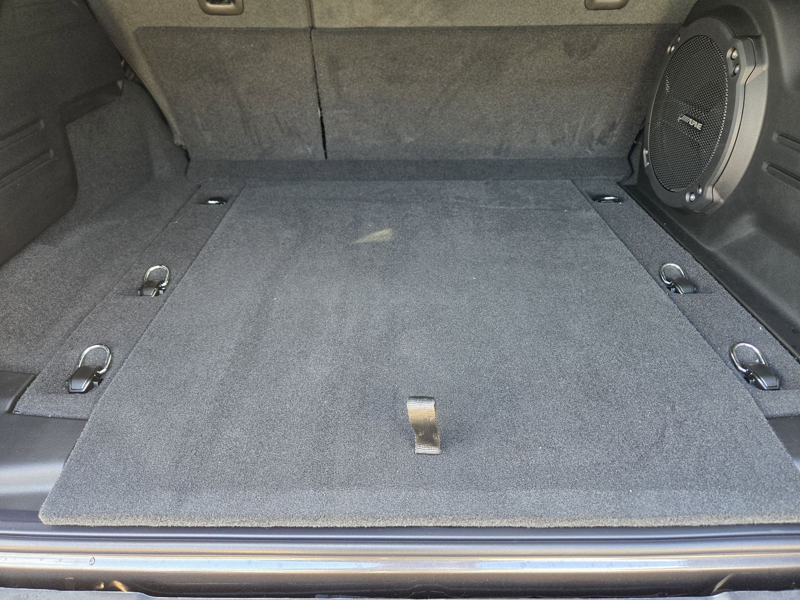 New 2026 Granite Crystal Jeep 4-DOOR SAHARA image 32