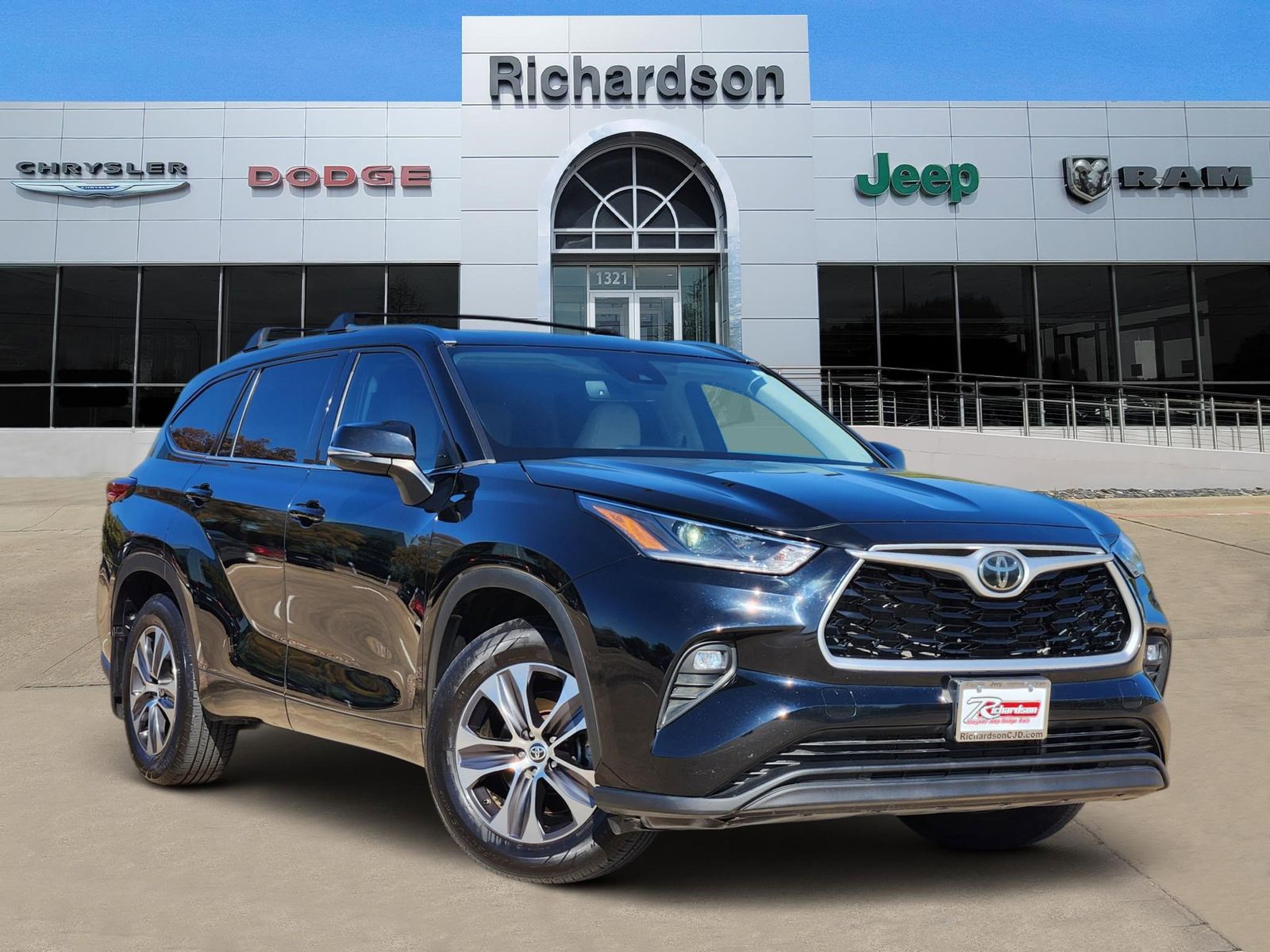 2021 Toyota Highlander XLE FWD
