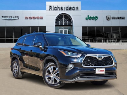 2021 Toyota Highlander XLE SUV
