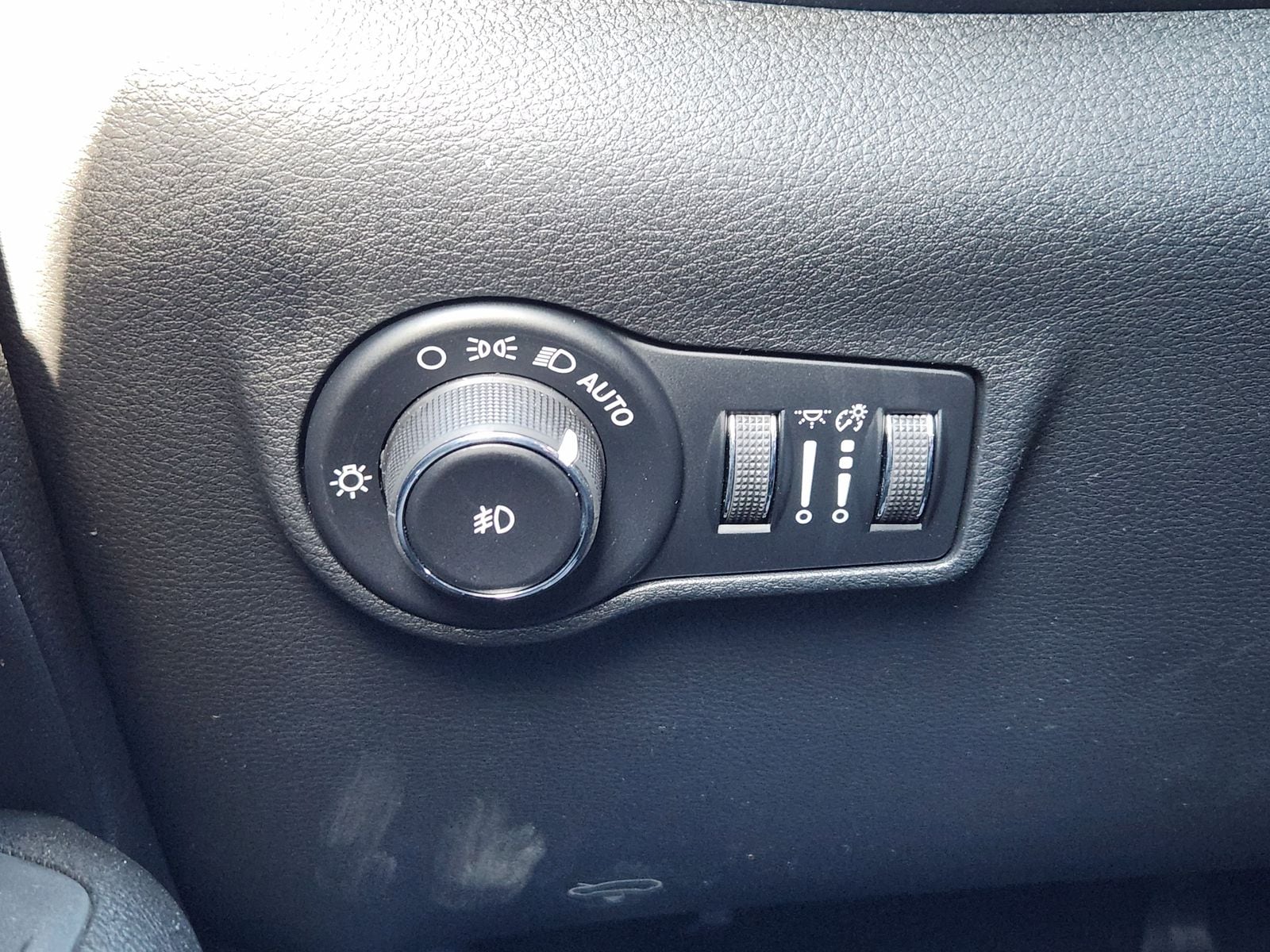 New 2026 Silver Zynith Jeep LATITUDE ALTITUDE 4X4 image 23