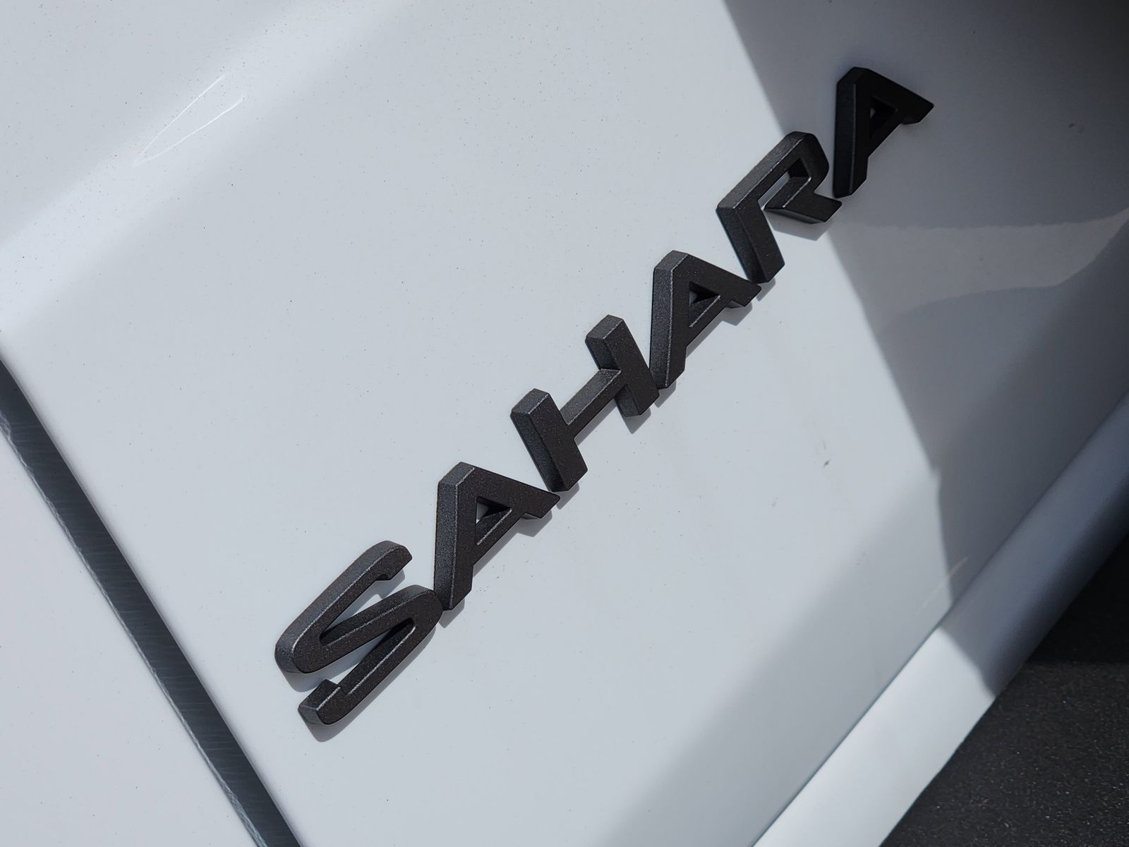 New 2026 Bright White Jeep 4-DOOR SAHARA image 19