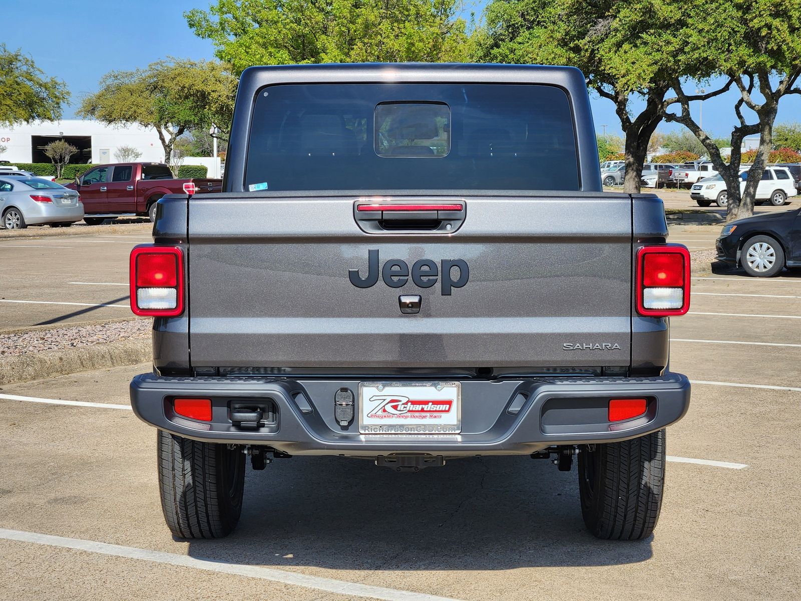 New 2026 Granite Crystal Jeep SAHARA 4X4 image 5