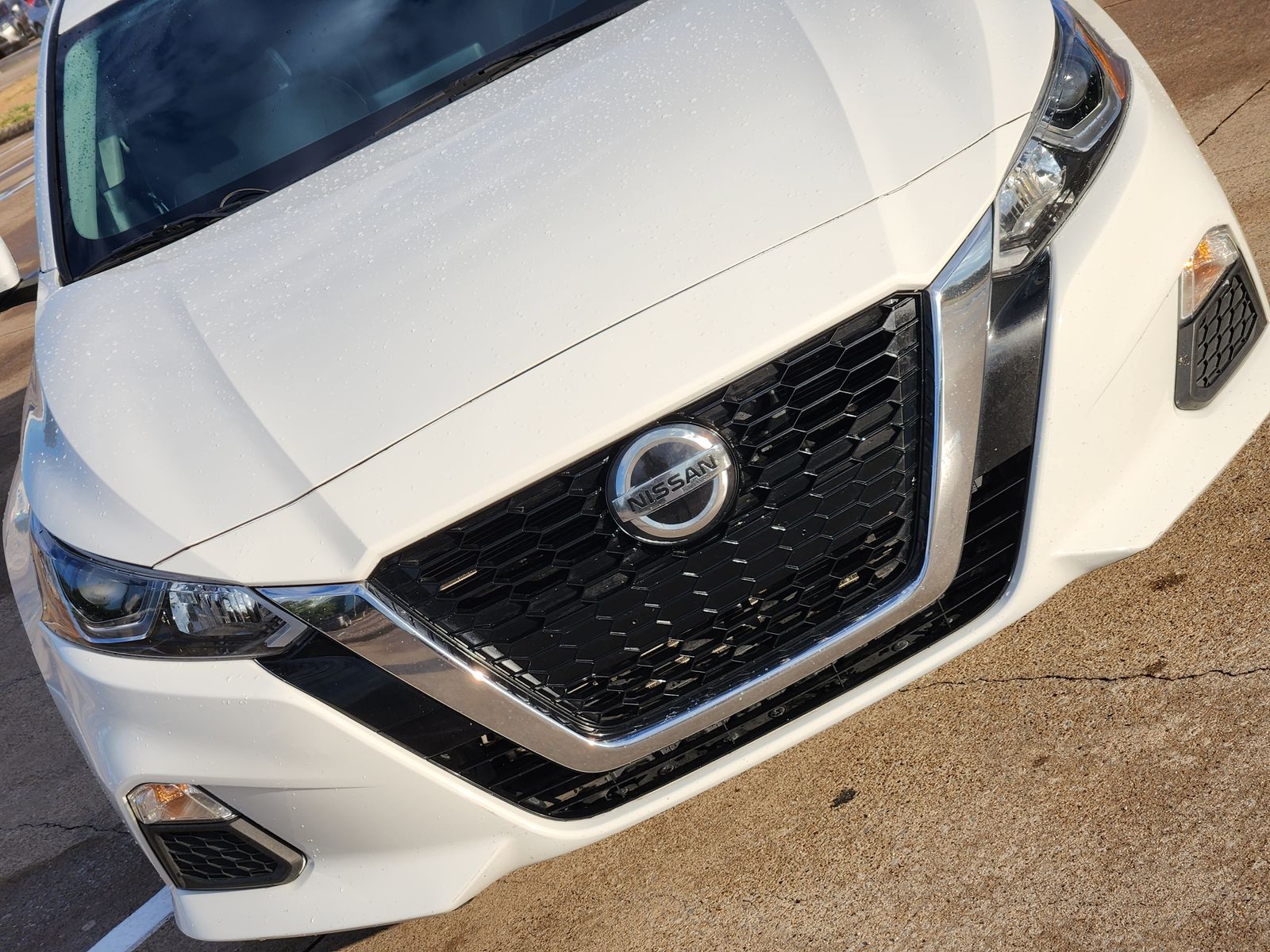 Used 2021 Glacier White Nissan 2.5 S image 14