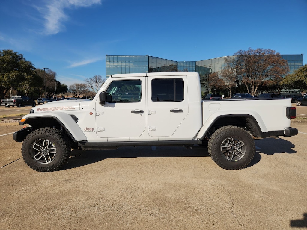 New 2026 Jeep Gladiator MOJAVE 4X4 Pickup