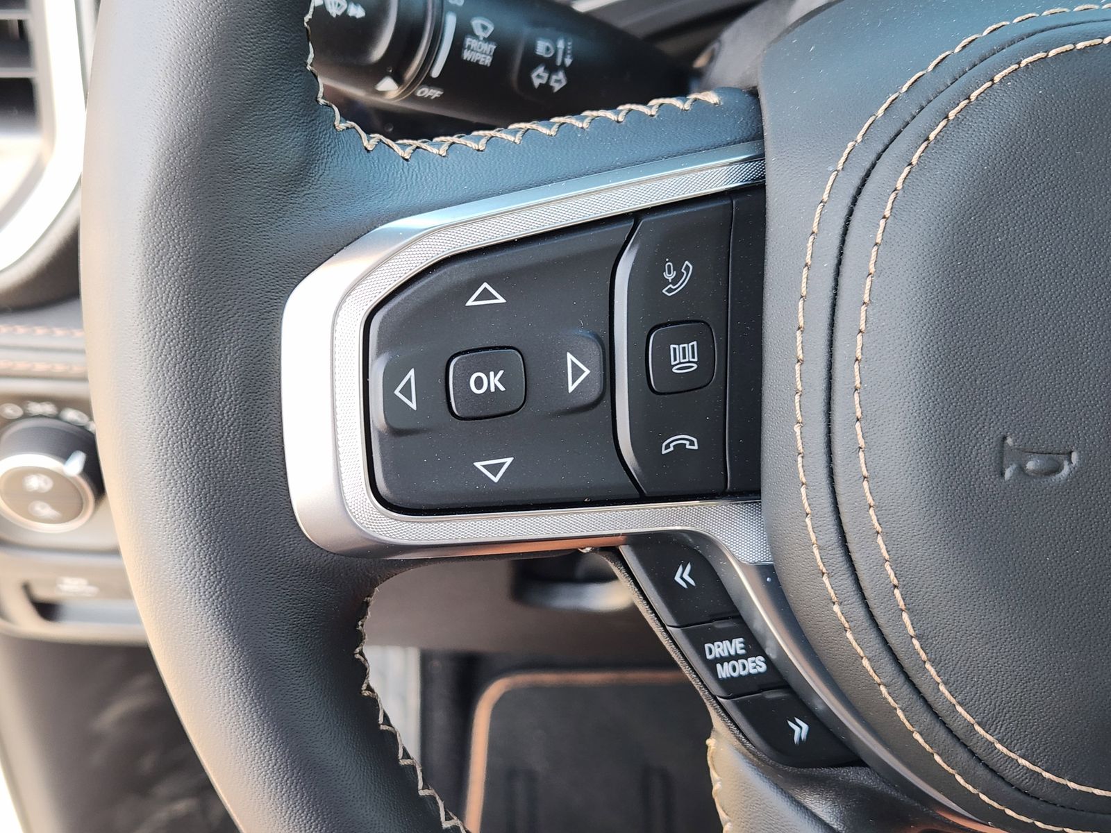 New 2026 Ivory White Tri-Coat Pearlcoat Ram TUNGSTEN CREW CAB 4X4 image 30