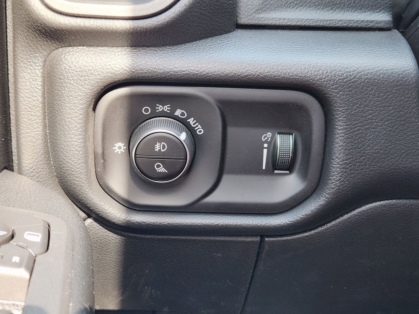 New 2026 Diamond Black Crystal Pearlcoat Ram TRADESMAN CREW CAB 4X4 6