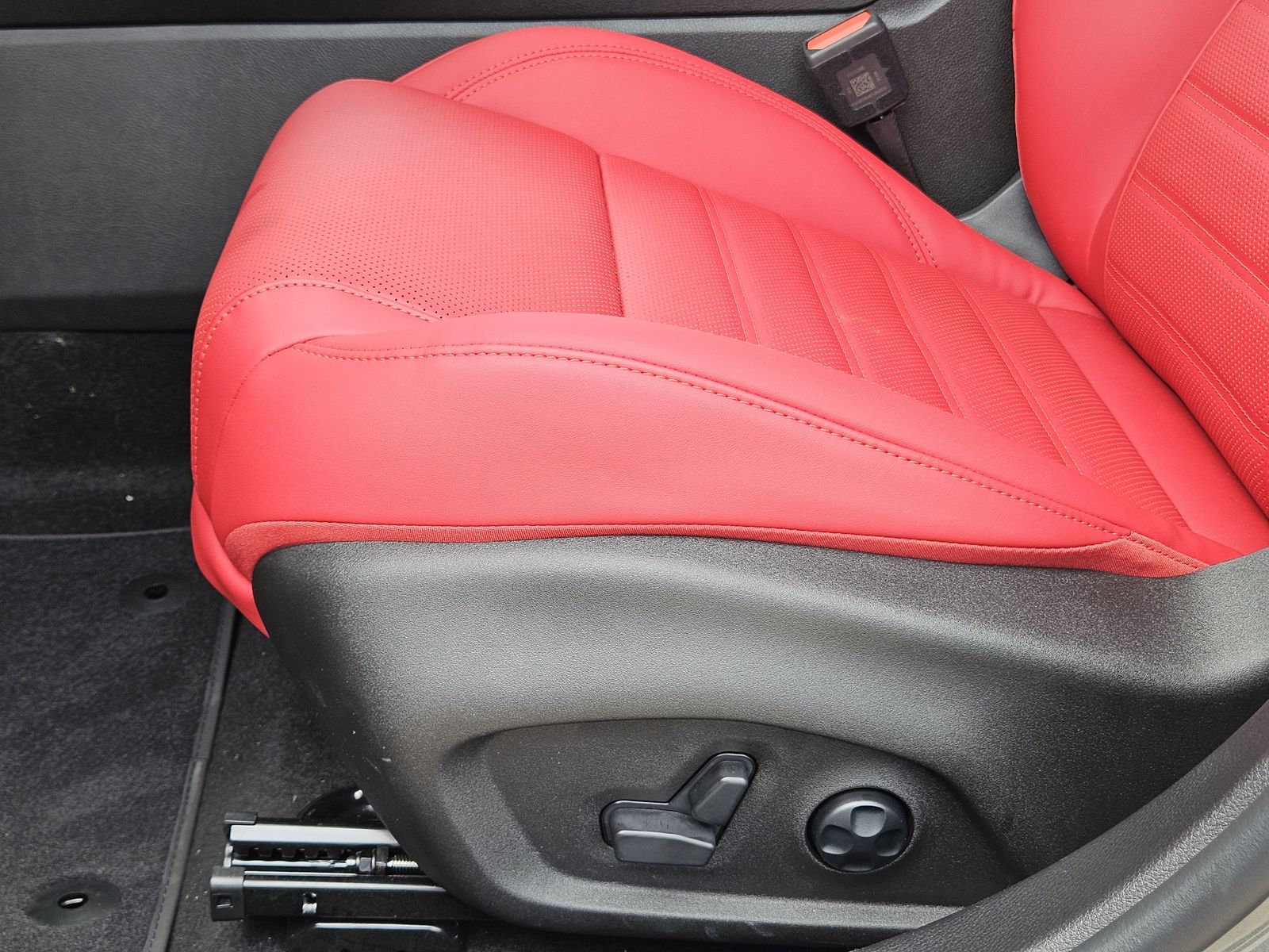 New 2025 Gray Cray Dodge R/T PLUS EAWD image 26