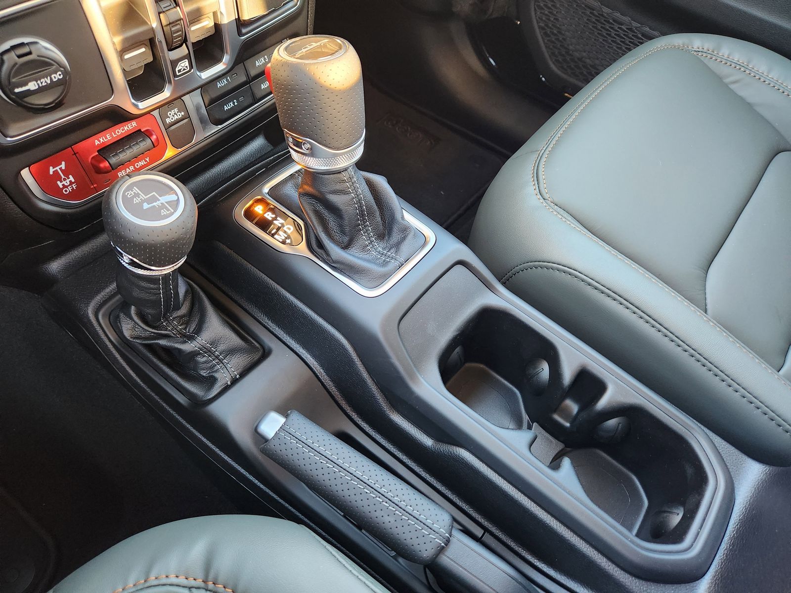 New 2026 Black Jeep MOJAVE 4X4 image 28