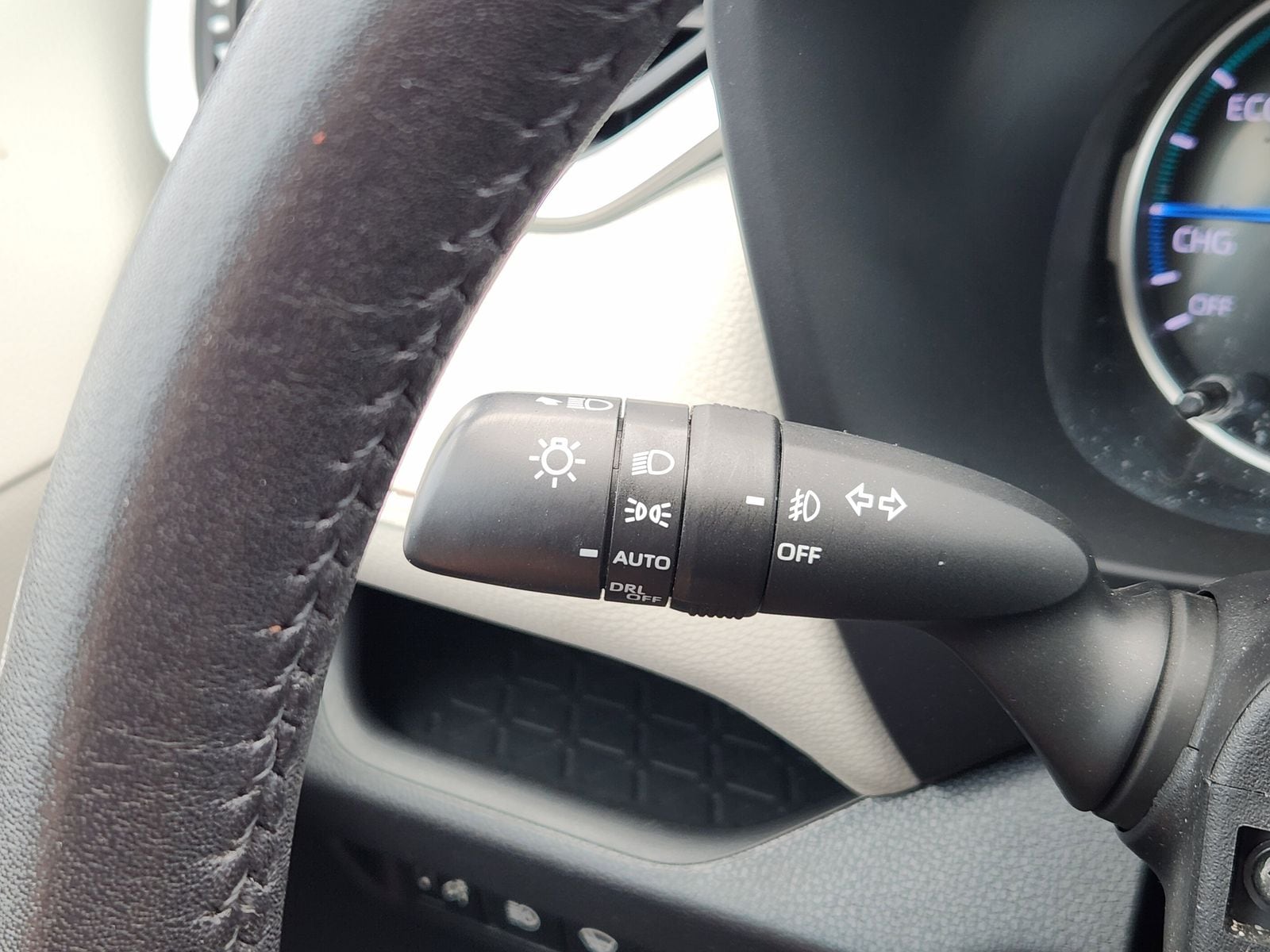 Used 2021 Silver Sky Metallic Midnight Black Metallic Toyota XLE image 38