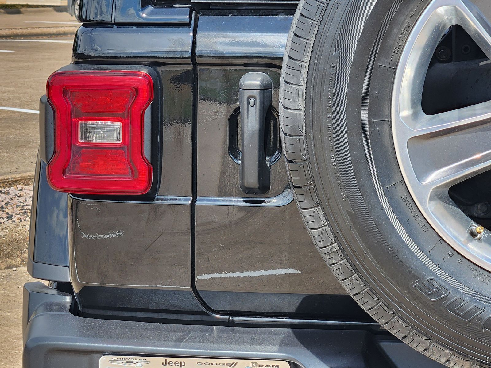 Used 2022 Black Jeep Unlimited Sahara image 15