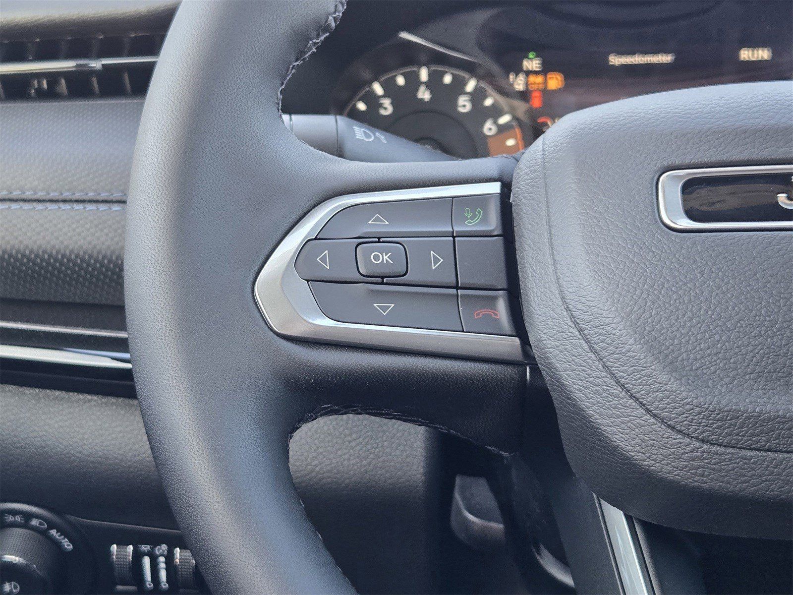 New 2026 Bright White Jeep LATITUDE ALTITUDE 4X4 image 26