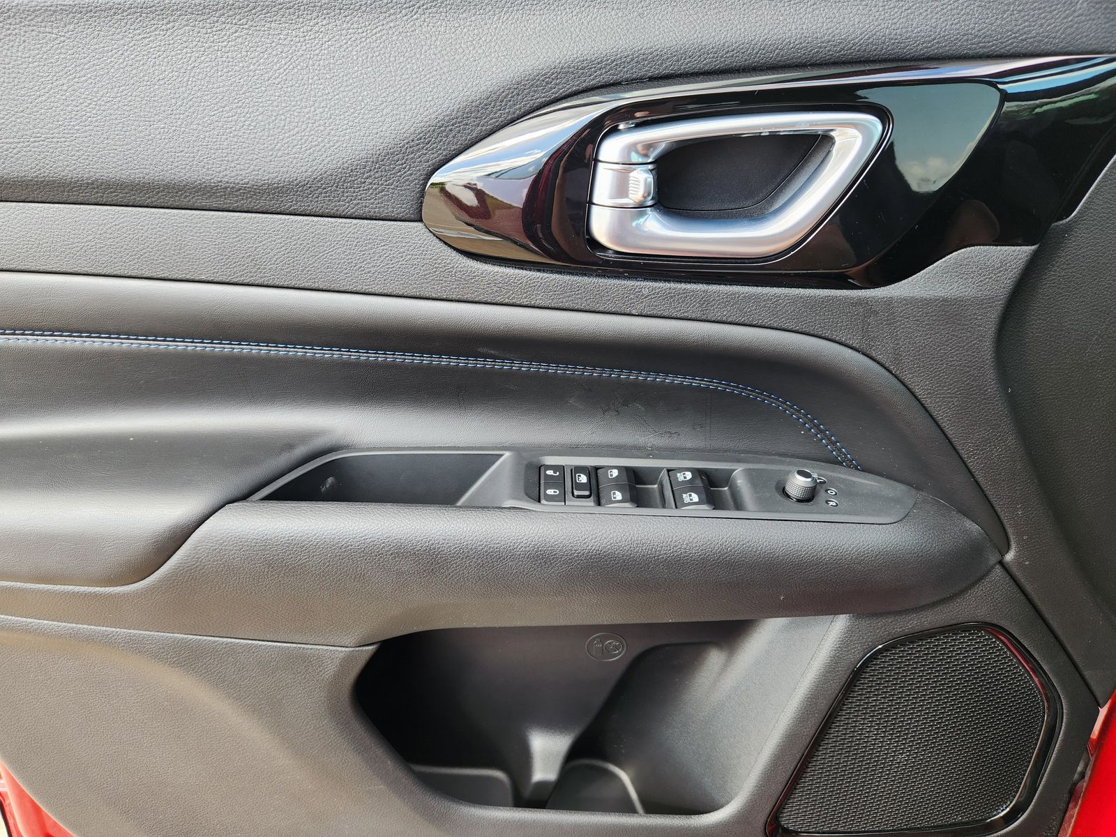 New 2026 Red Hot Pearlcoat Jeep LATITUDE ALTITUDE 4X4 image 31