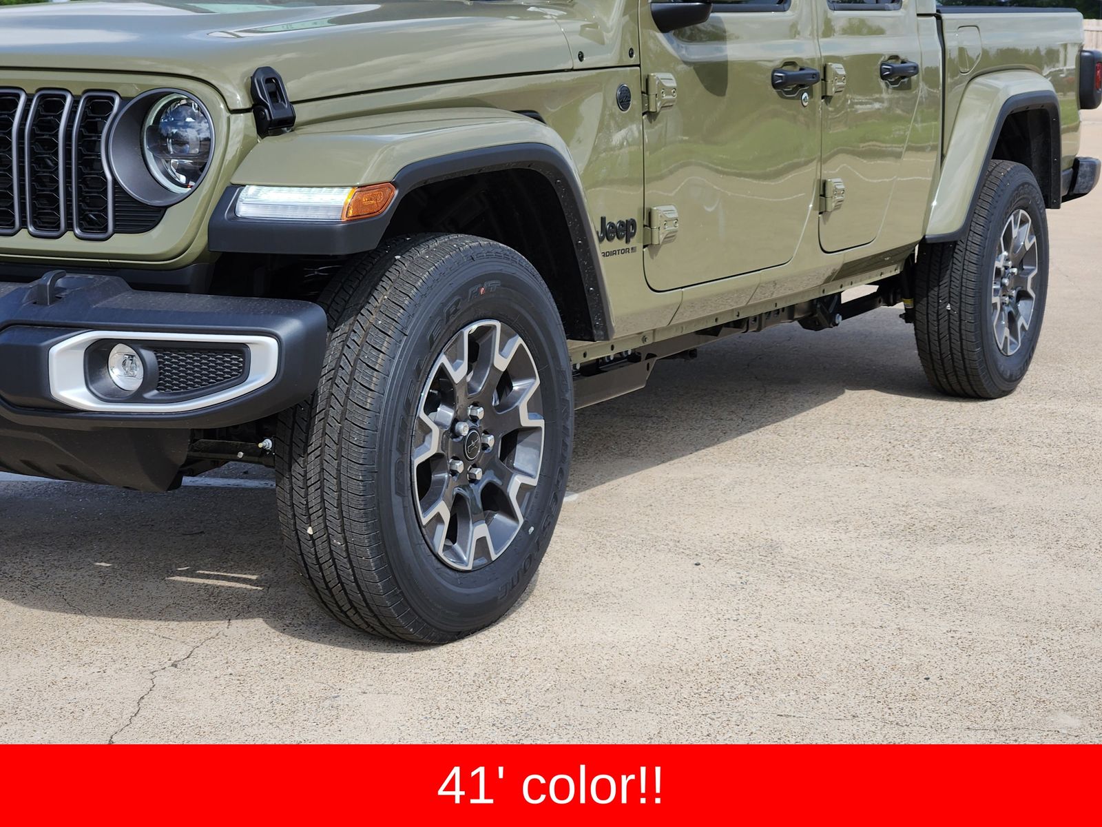 New 2026 41 Jeep SAHARA 4X4 image 12