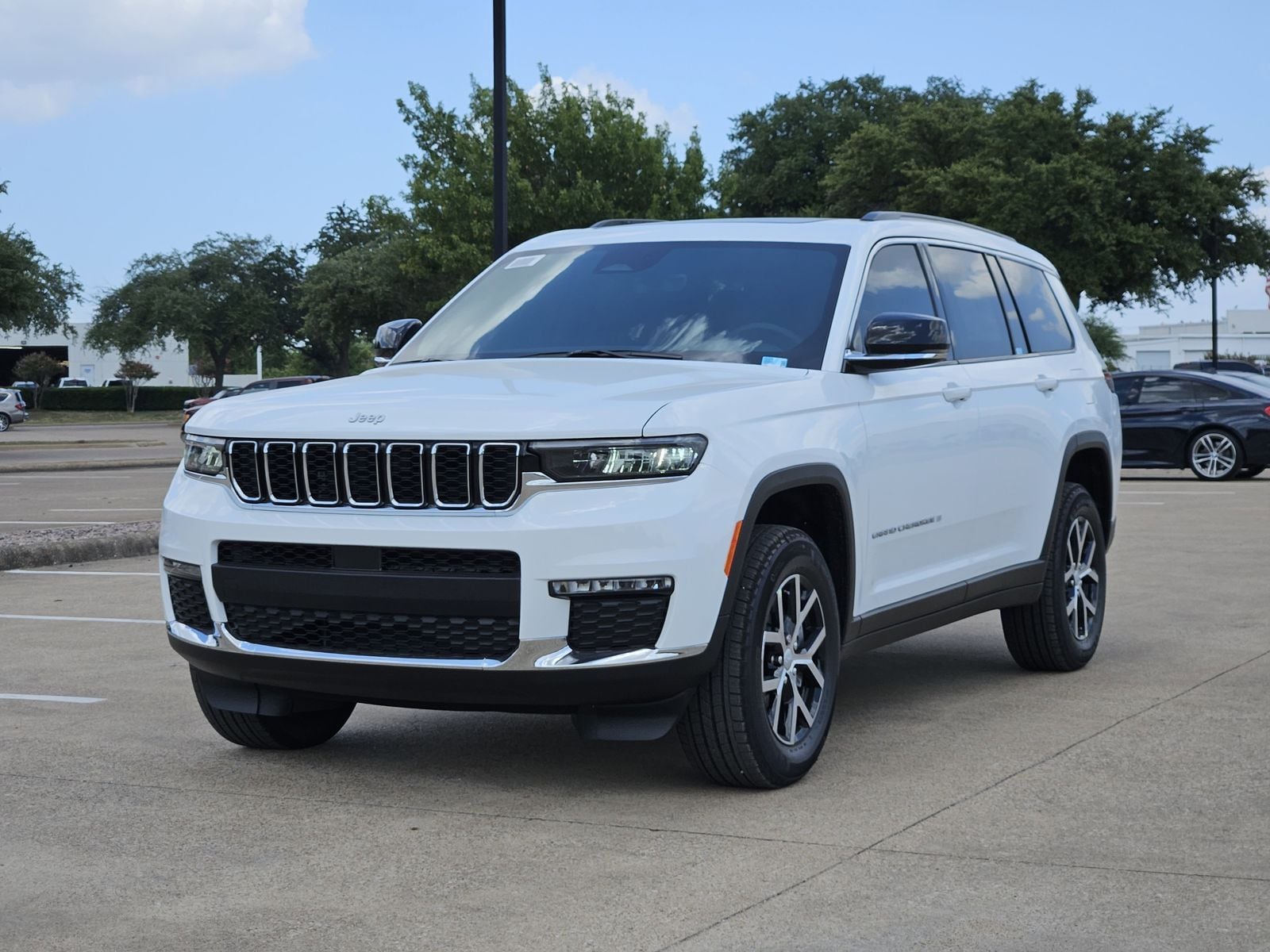 New 2025 Bright White Jeep L LIMITED 4X2 image 2