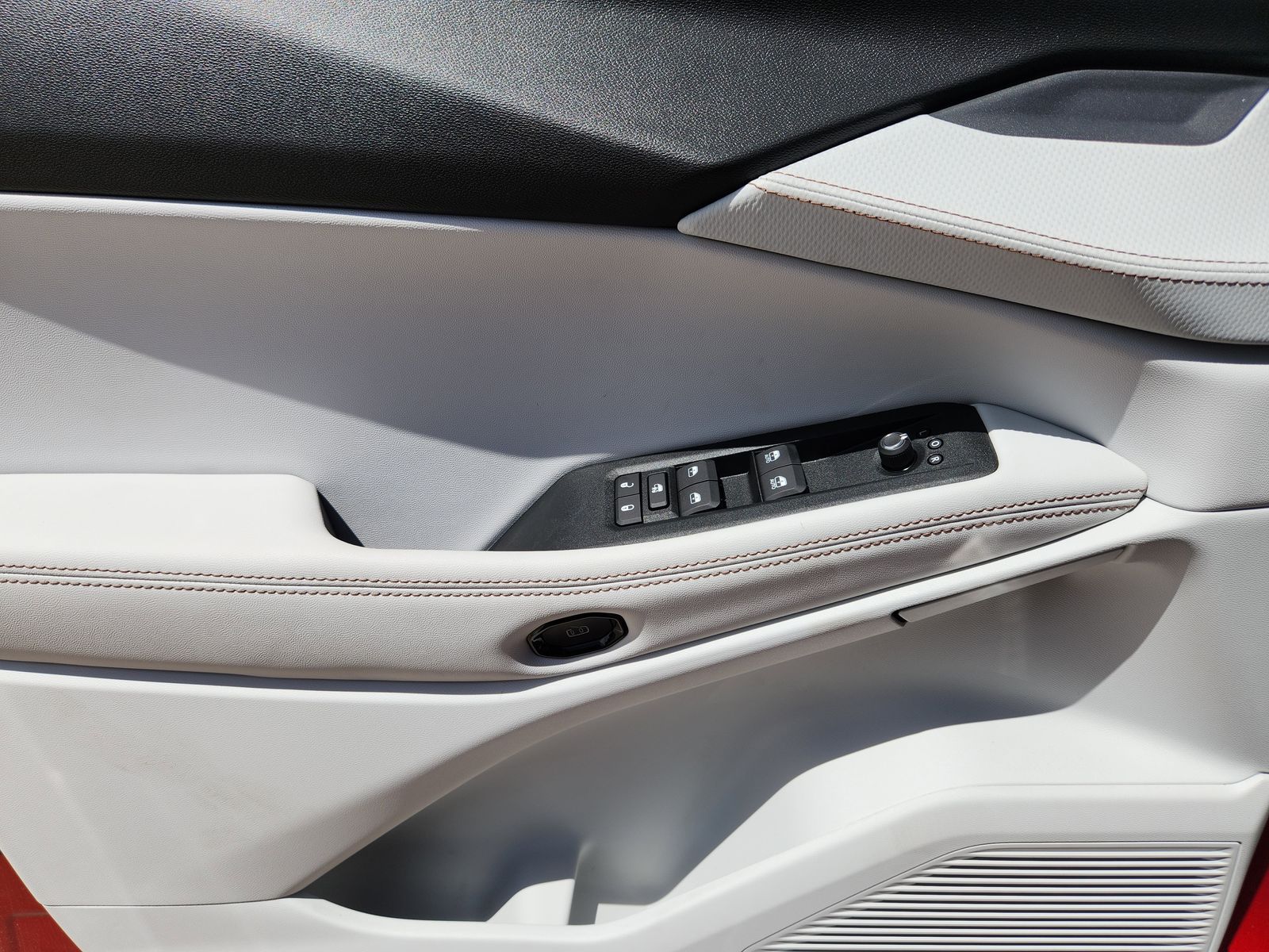 New 2026 Red Hot Pearlcoat Jeep LIMITED 4X4 image 32