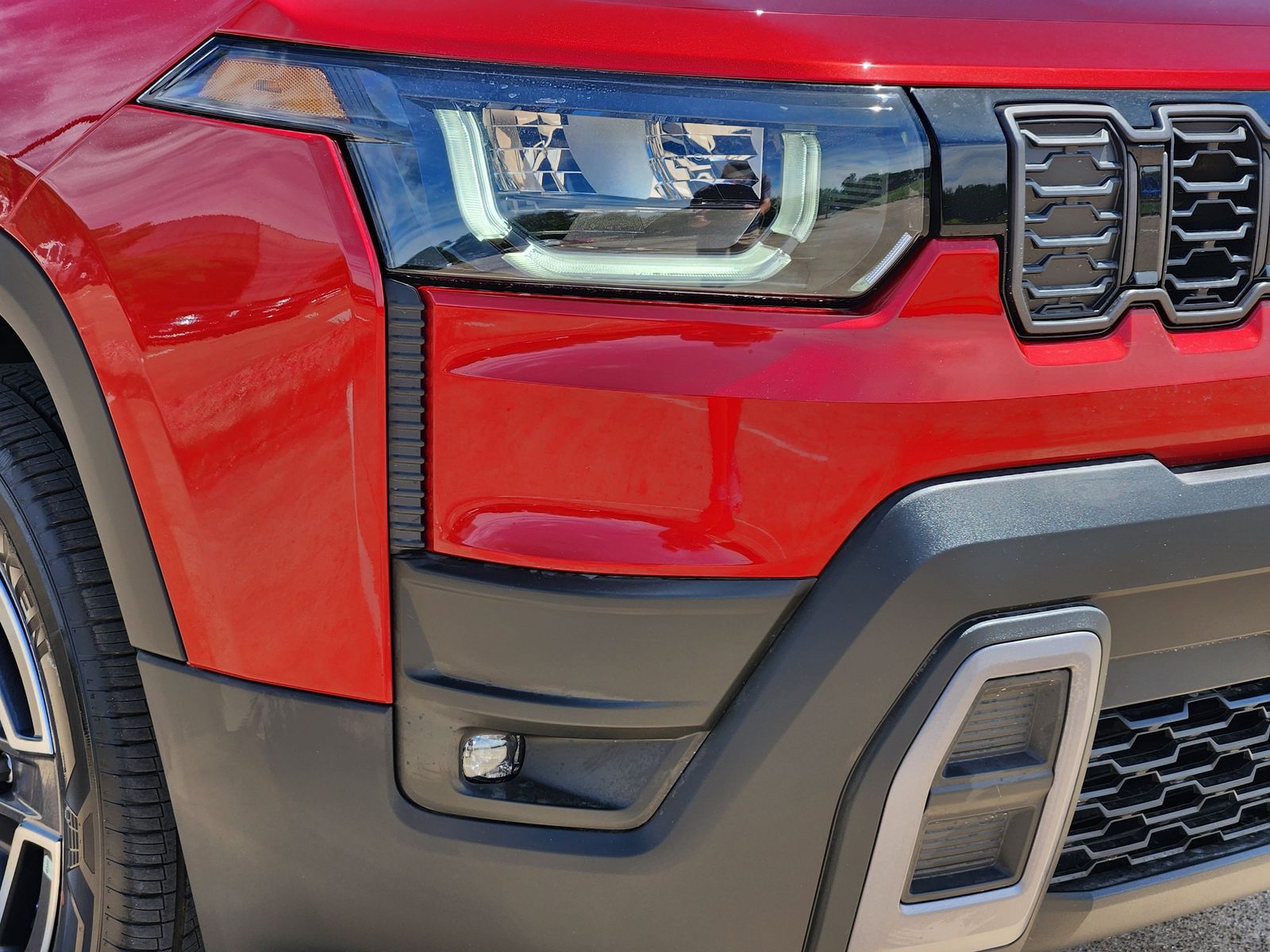 New 2026 Red Hot Pearlcoat Jeep LIMITED 4X4 image 9