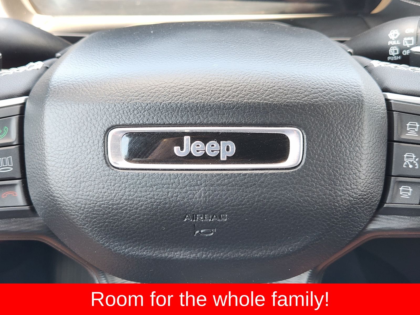 Used 2025 Diamond Black Crystal Pearlcoat Jeep Laredo image 38