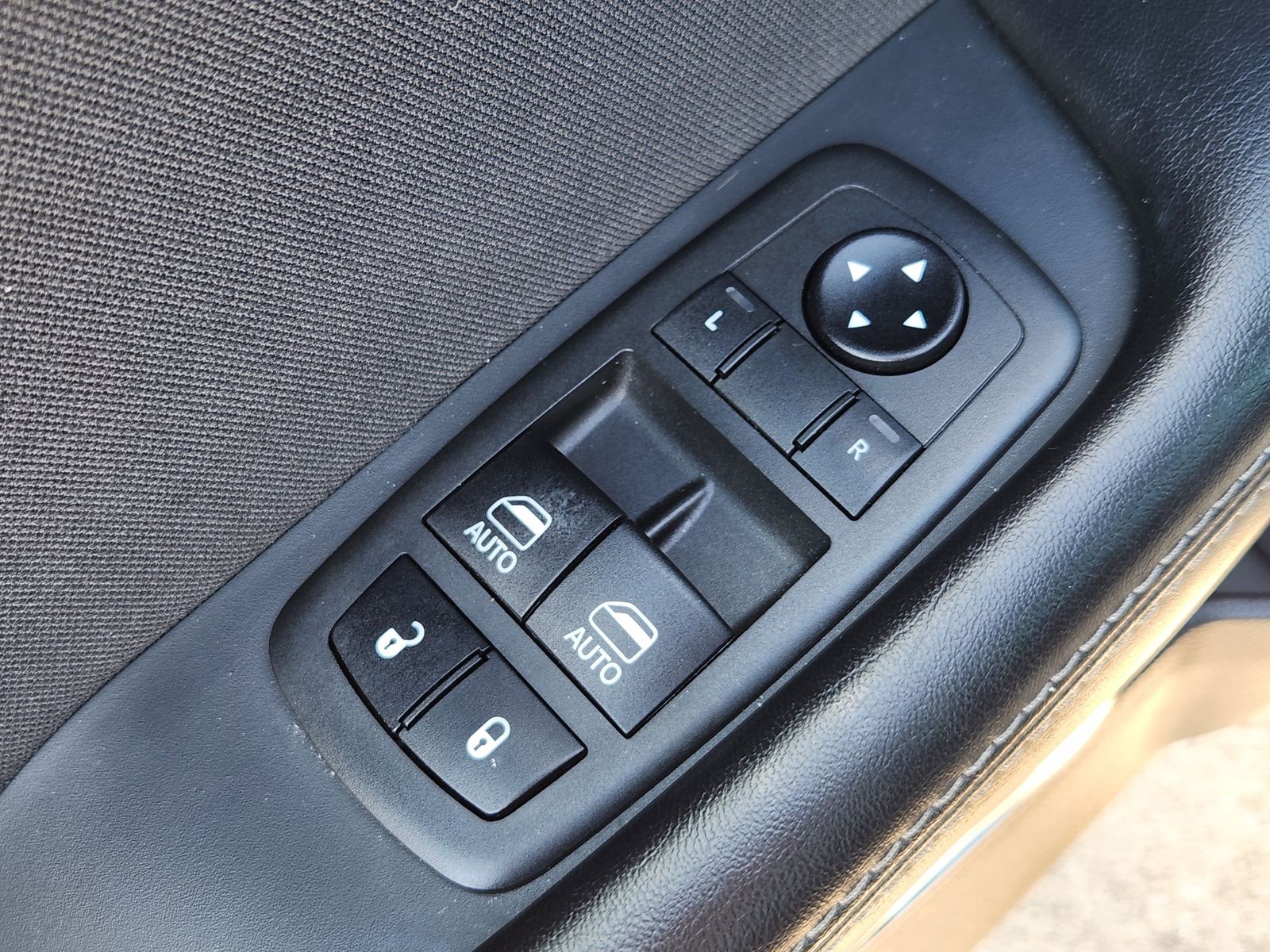 Used 2019 Destroyer Gray Clearcoat Dodge SXT image 28