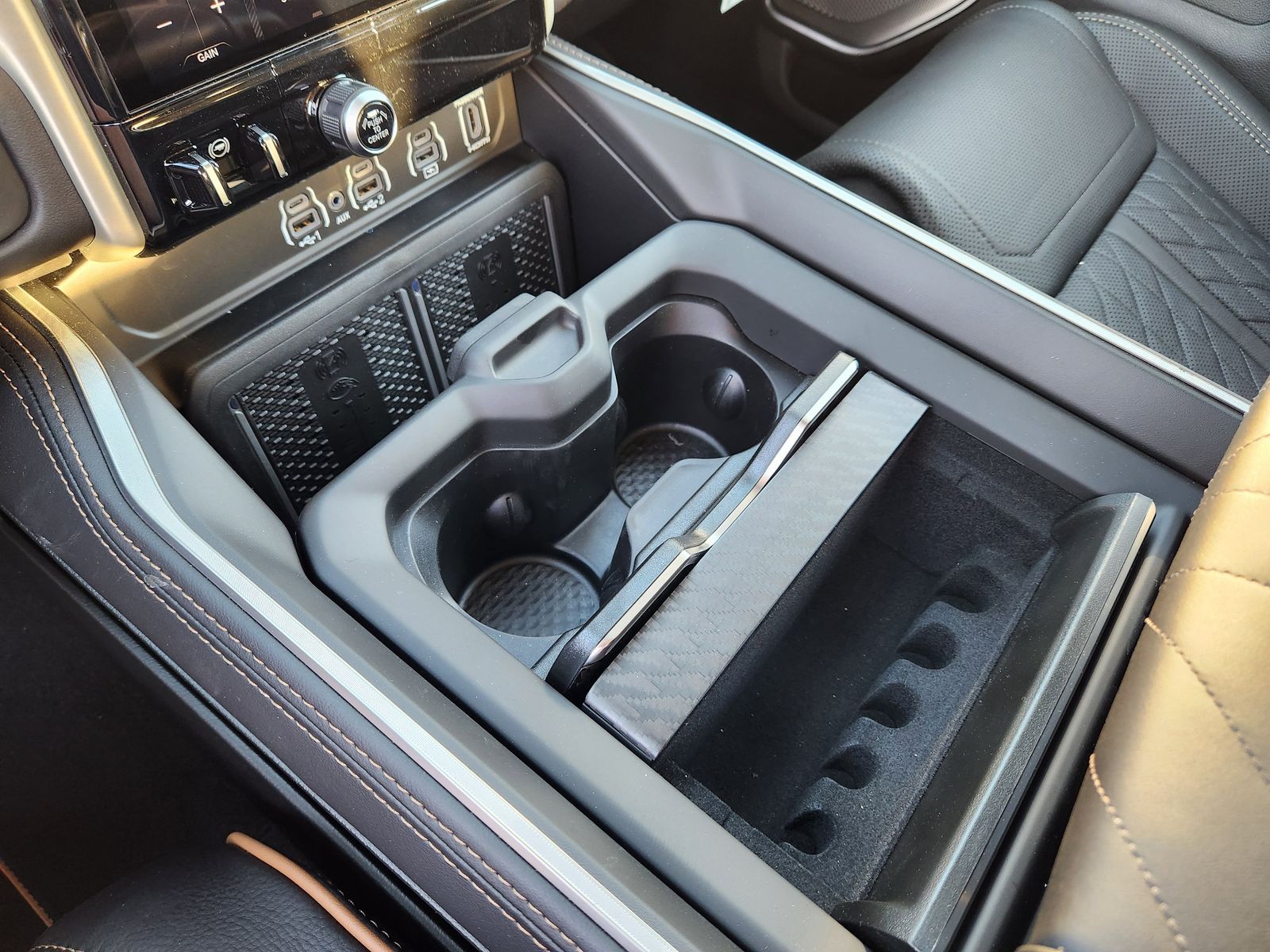 New 2026 Ivory White Tri-Coat Pearlcoat Ram TUNGSTEN CREW CAB 4X4 image 23