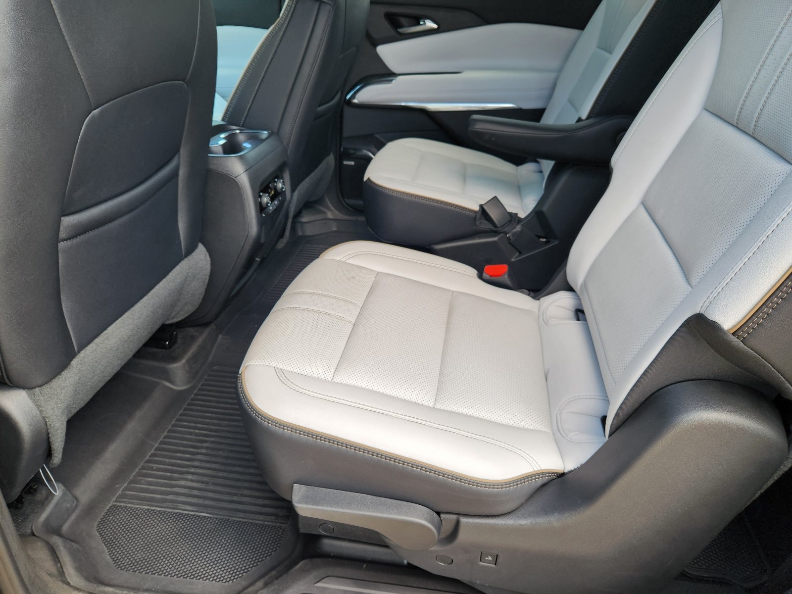 Used 2026 Mosaic Black Chevrolet High Country image 38