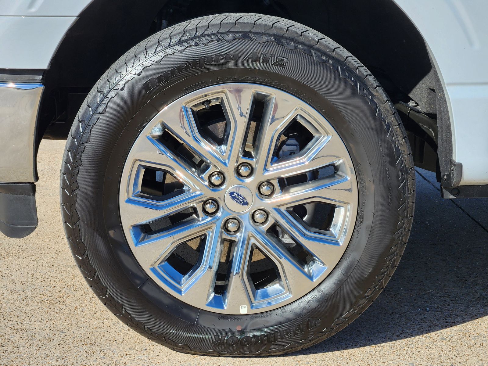 Used 2025 Space White Metallic Ford Lariat image 20