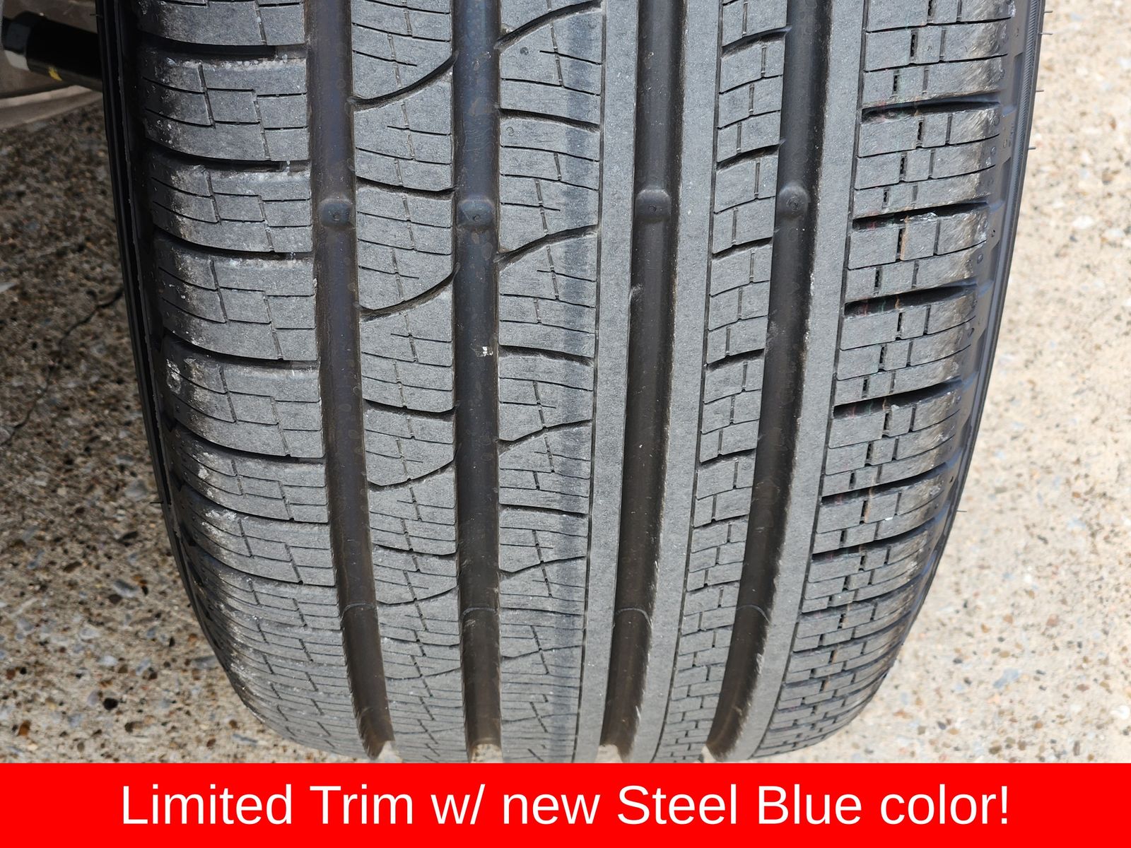 New 2026 Steel Blue Jeep L LIMITED 4X4 image 21