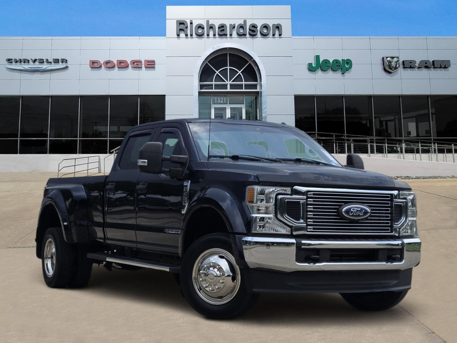2022 Ford F-450 XLT 4x4 Crew Cab 8' Box DRW's photo