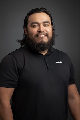 Staff member Cesar Mendez from ID_8bf85606a08e