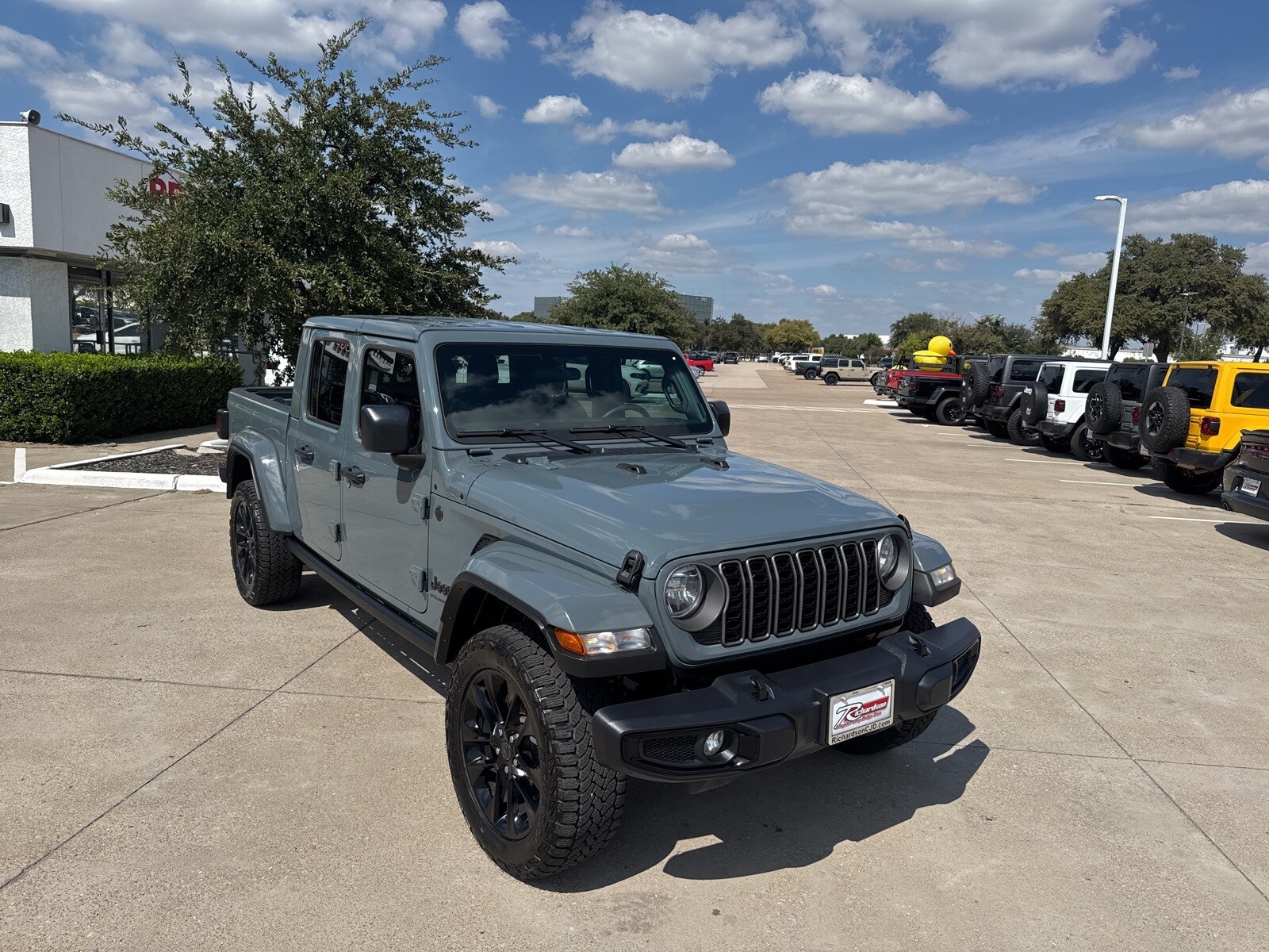 2025 Jeep Gladiator Sport photo 4