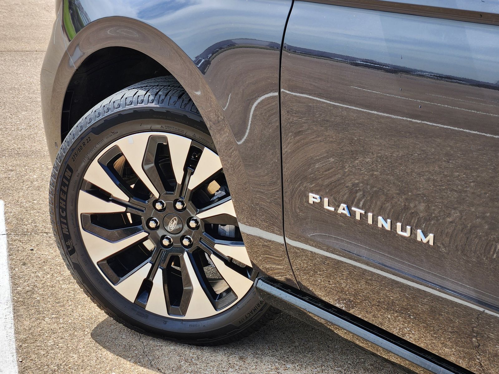 Used 2025 Gray Metallic Ford Platinum image 17