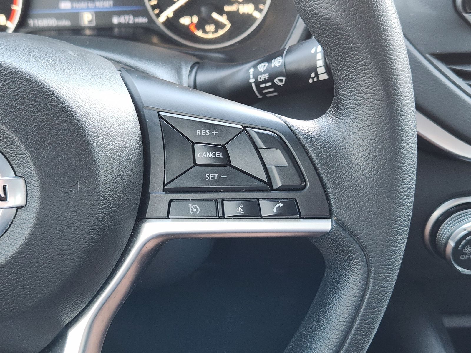 Used 2022 Brilliant Silver Nissan 2.5 SV image 37