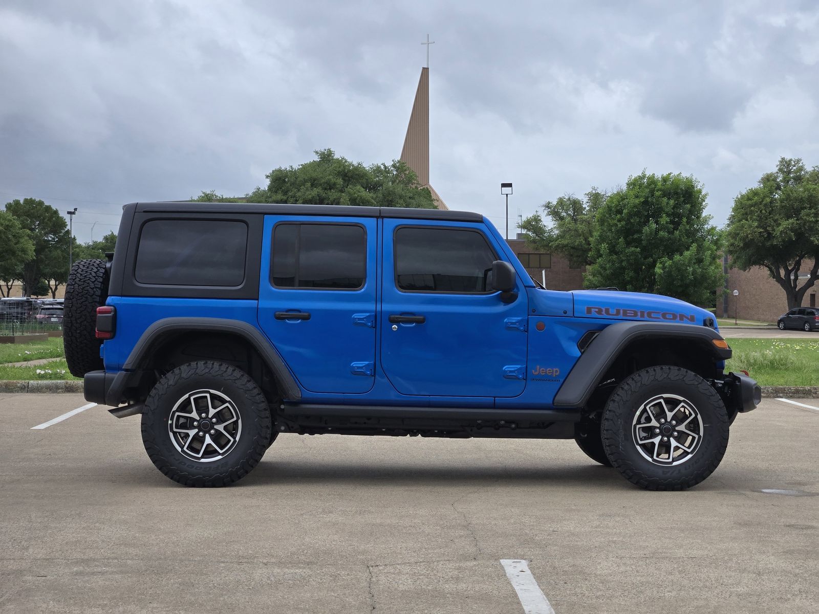 View vehicle photo 7