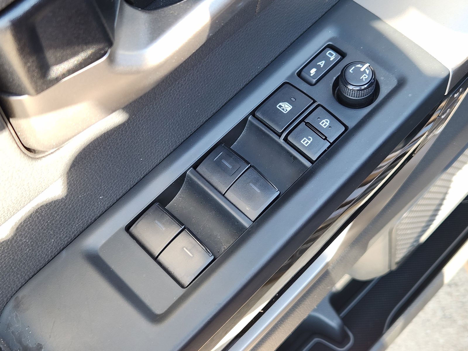 Used 2024 Lunar Rock Toyota Limited image 34