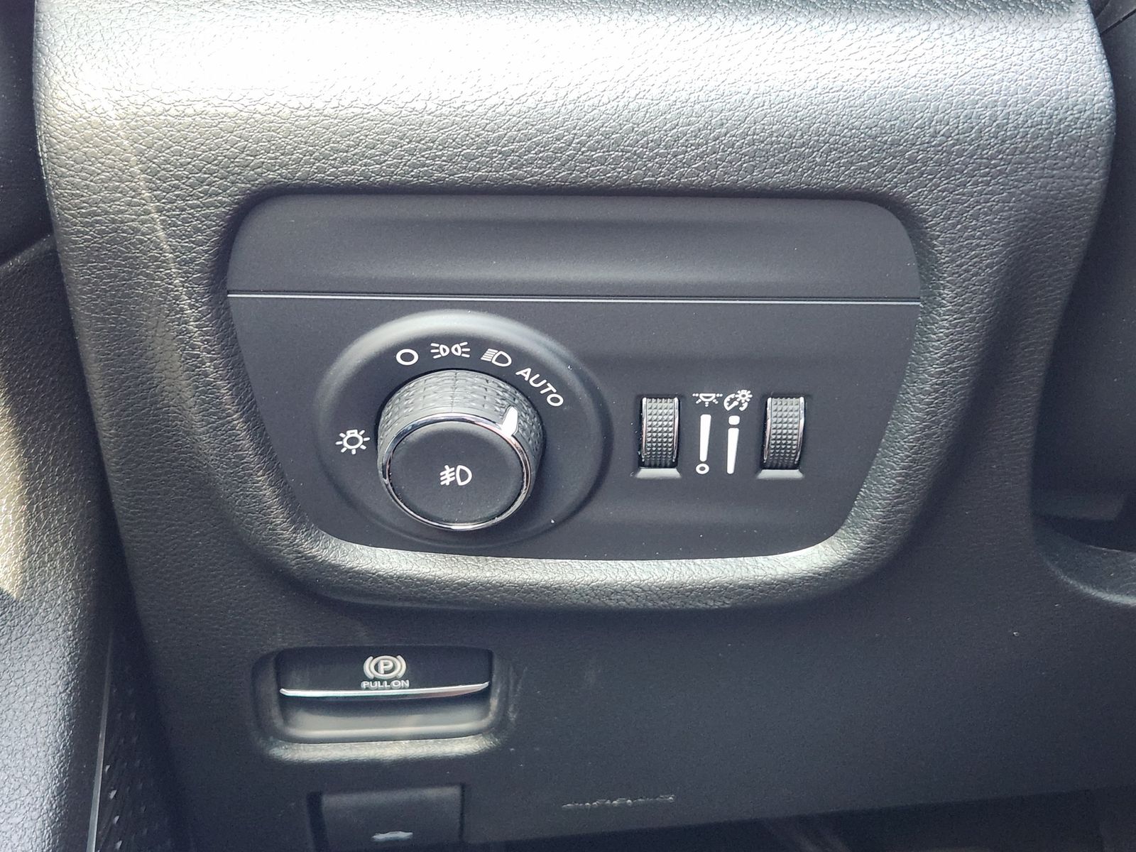 New 2026 Bright White Jeep LIMITED 4X4 image 28