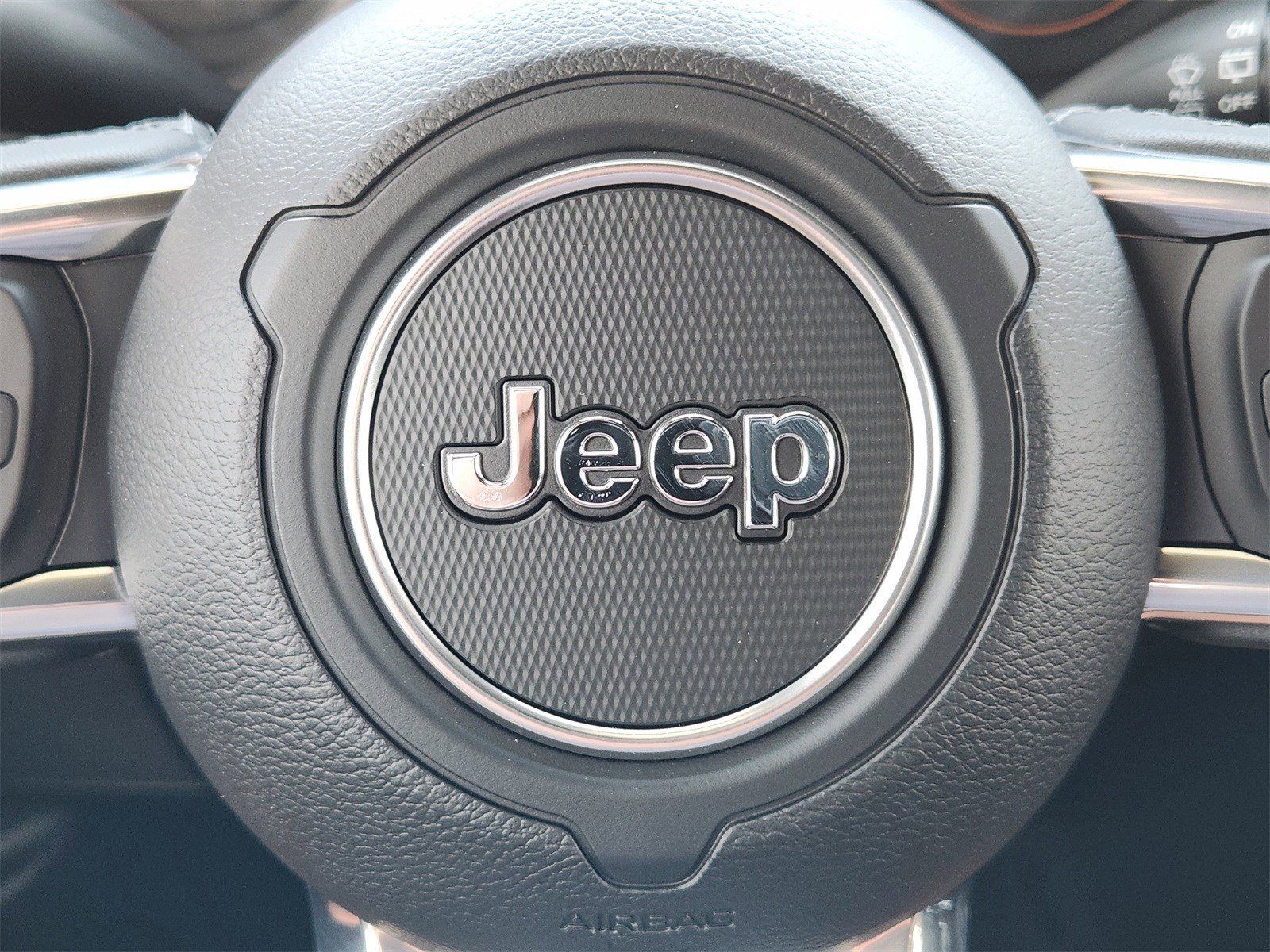 New 2026 Bright White Jeep 4-DOOR SAHARA image 39