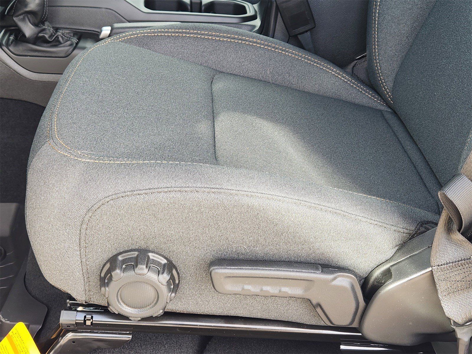 New 2026 Bright White Jeep 4-DOOR SPORT image 26