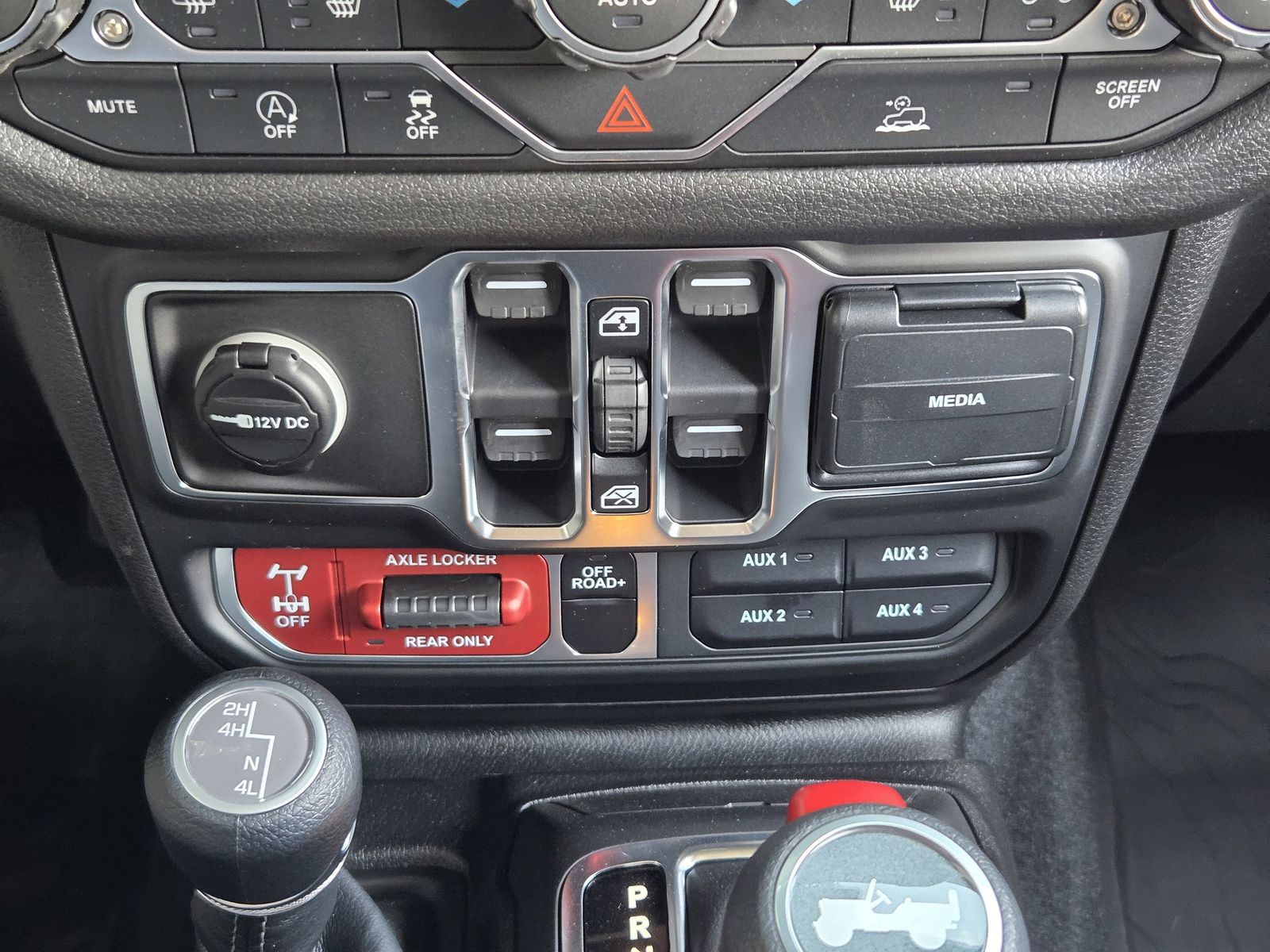 New 2026 Bright White Jeep 4-DOOR WILLYS image 21