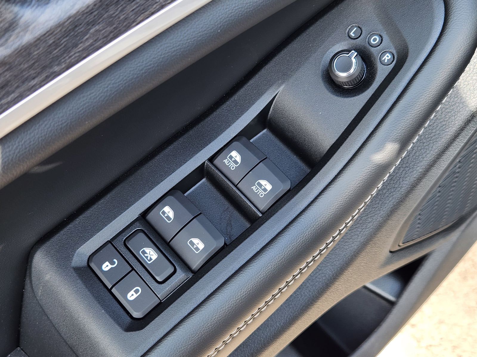 New 2026 Bright White Jeep L LAREDO ALTITUDE 4X2 image 30