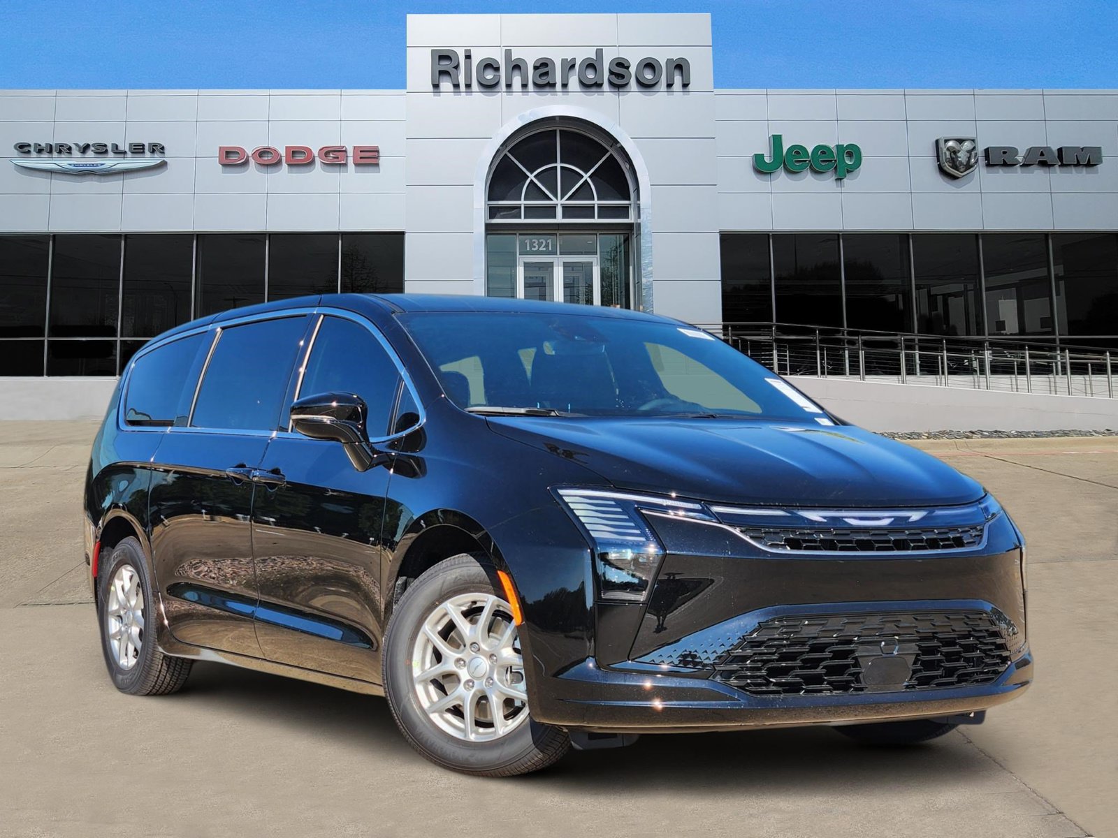2027 Chrysler Pacifica SELECT Passenger Van