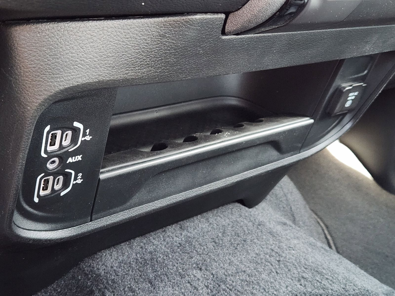 New 2026 Diamond Black Crystal Pearlcoat Ram TRADESMAN CREW CAB 4X4 6